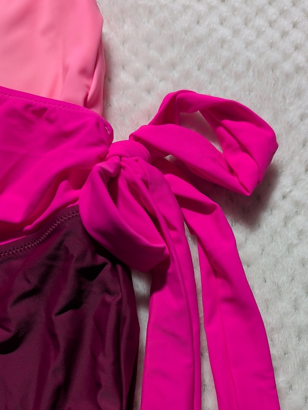 Cupshe Colorblock V-Neck Side Tie One Piece Swimsuit - Picture 5 of 9